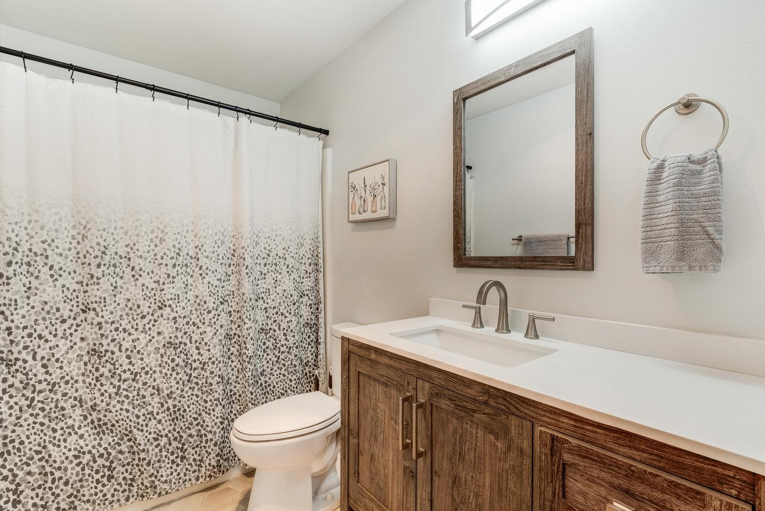 Photo of 1916 NE Wichita Way 31 of 36