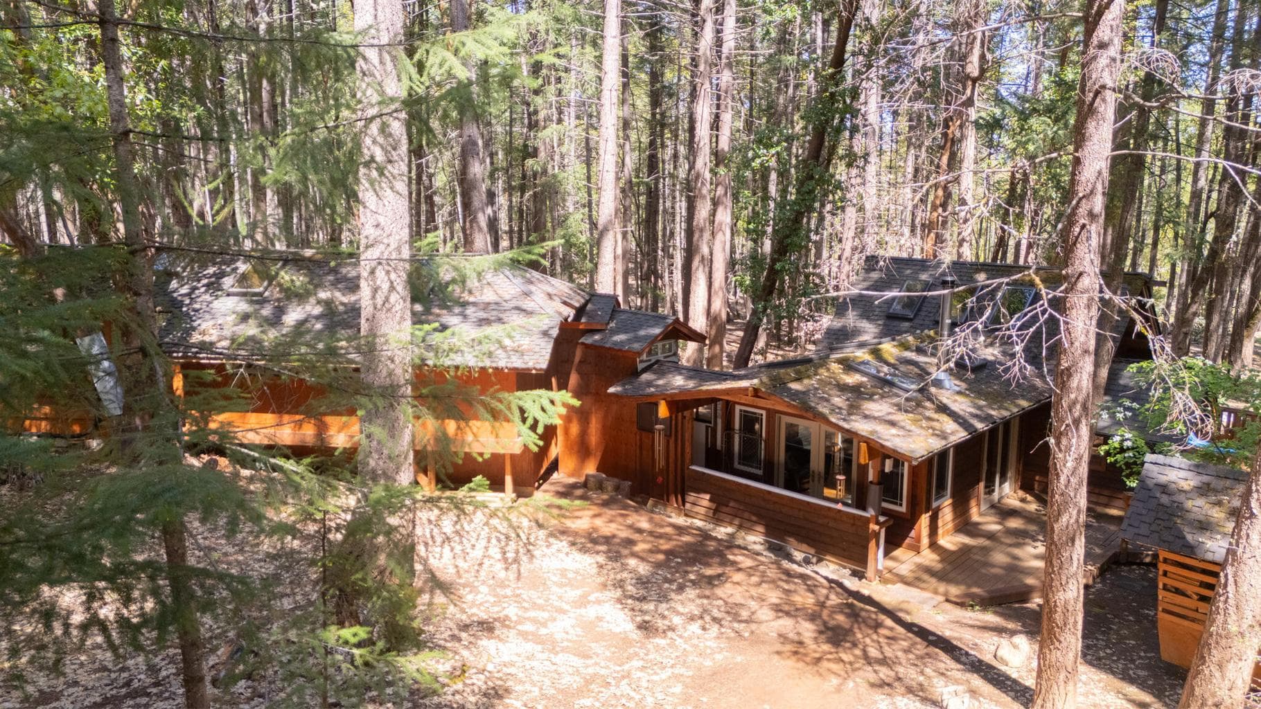 Photo of 555 Arrowhead 2 of 40