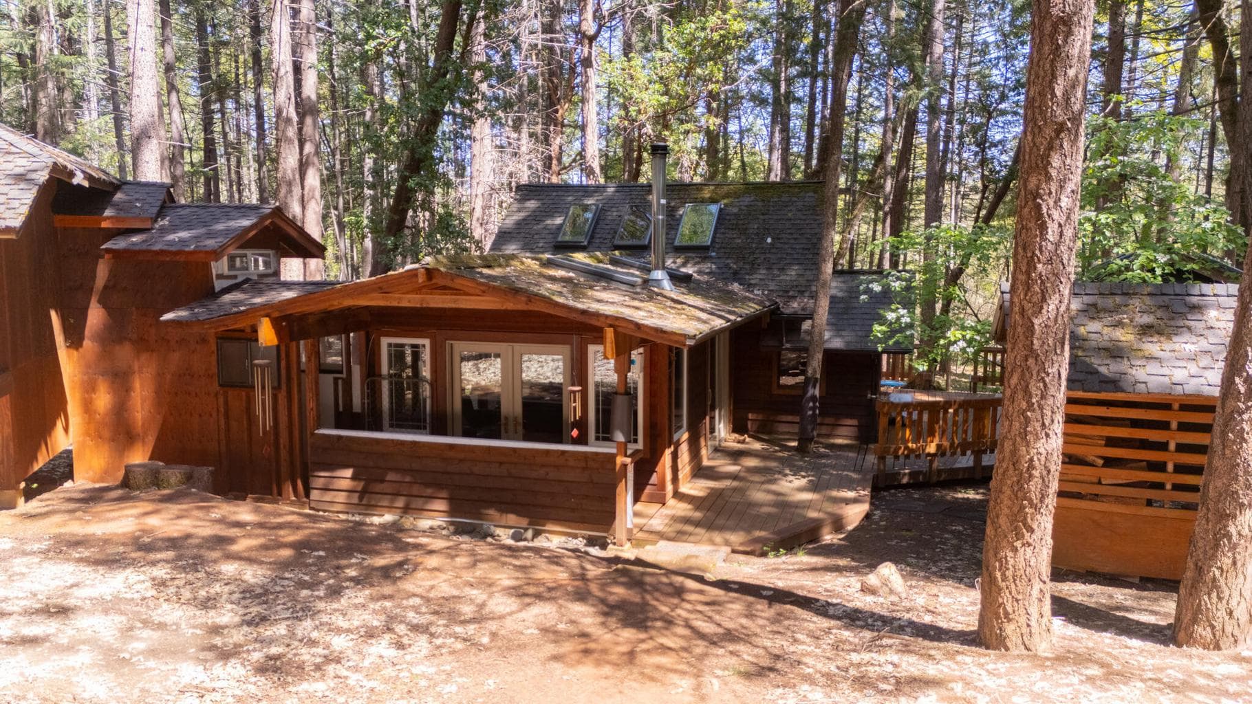 Photo of 555 Arrowhead 1 of 40