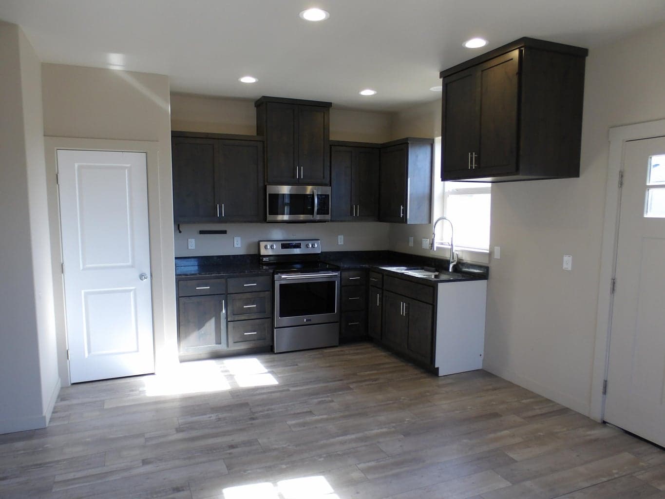 Photo of 3236 NW Dogwood Avenue 19 of 22