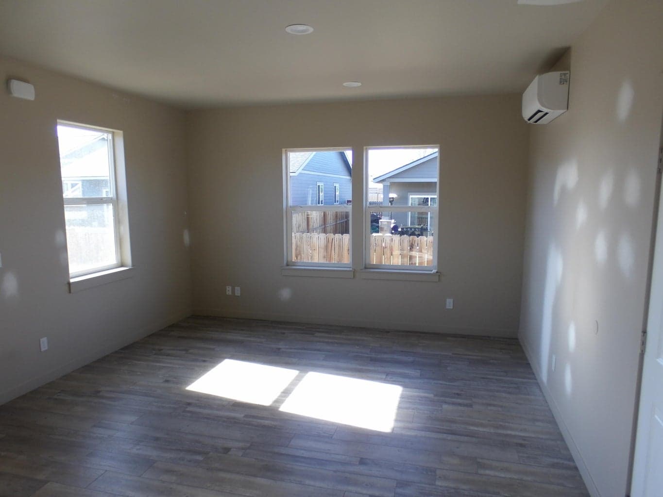 Photo of 3236 NW Dogwood Avenue 21 of 22