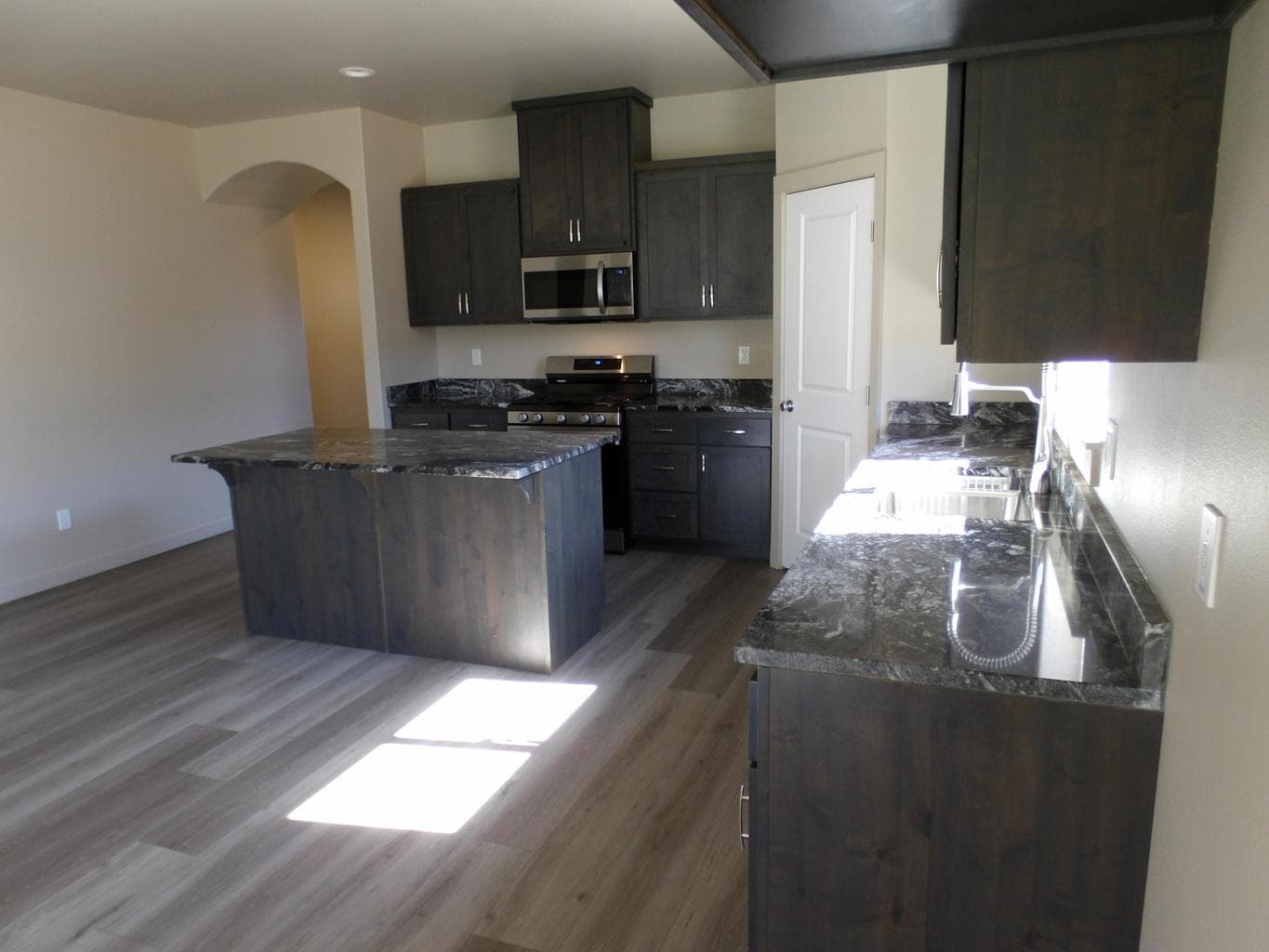 Photo of 3236 NW Dogwood Avenue 8 of 22