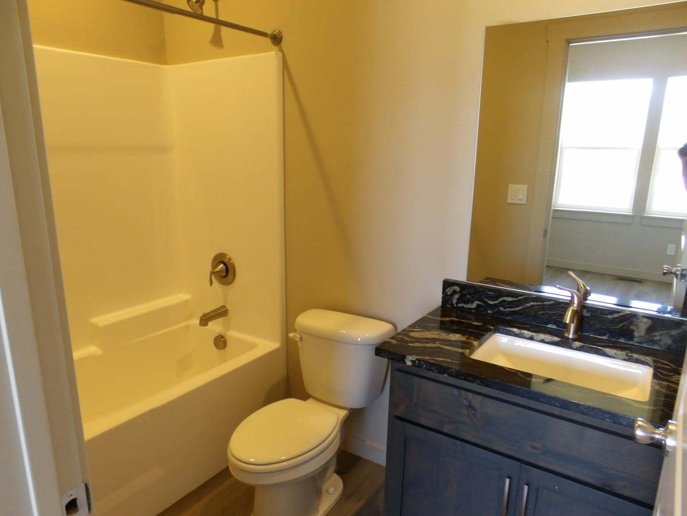 Photo of 3236 NW Dogwood Avenue 14 of 22