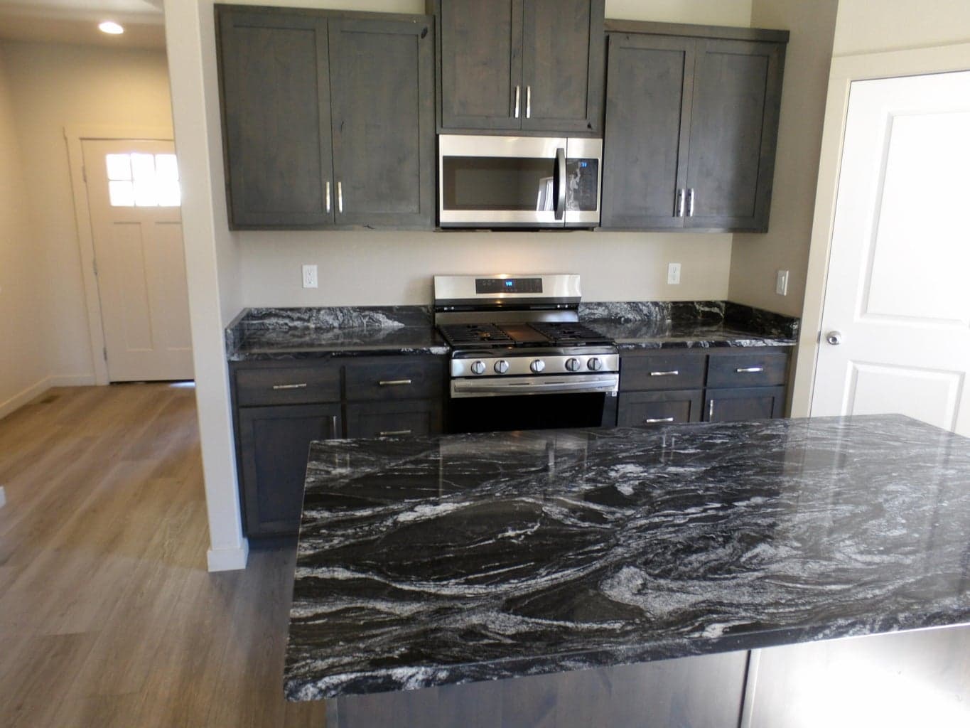 Photo of 3236 NW Dogwood Avenue 9 of 22