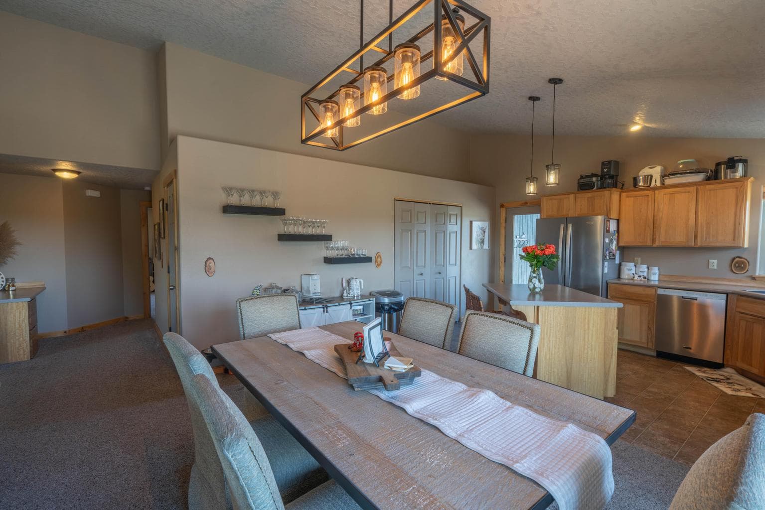 Photo of 8475 NW Eagle Drive 9 of 32