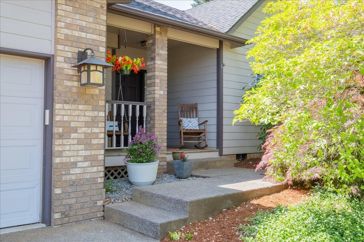 Photo of 2696 Eastlake 5 of 49
