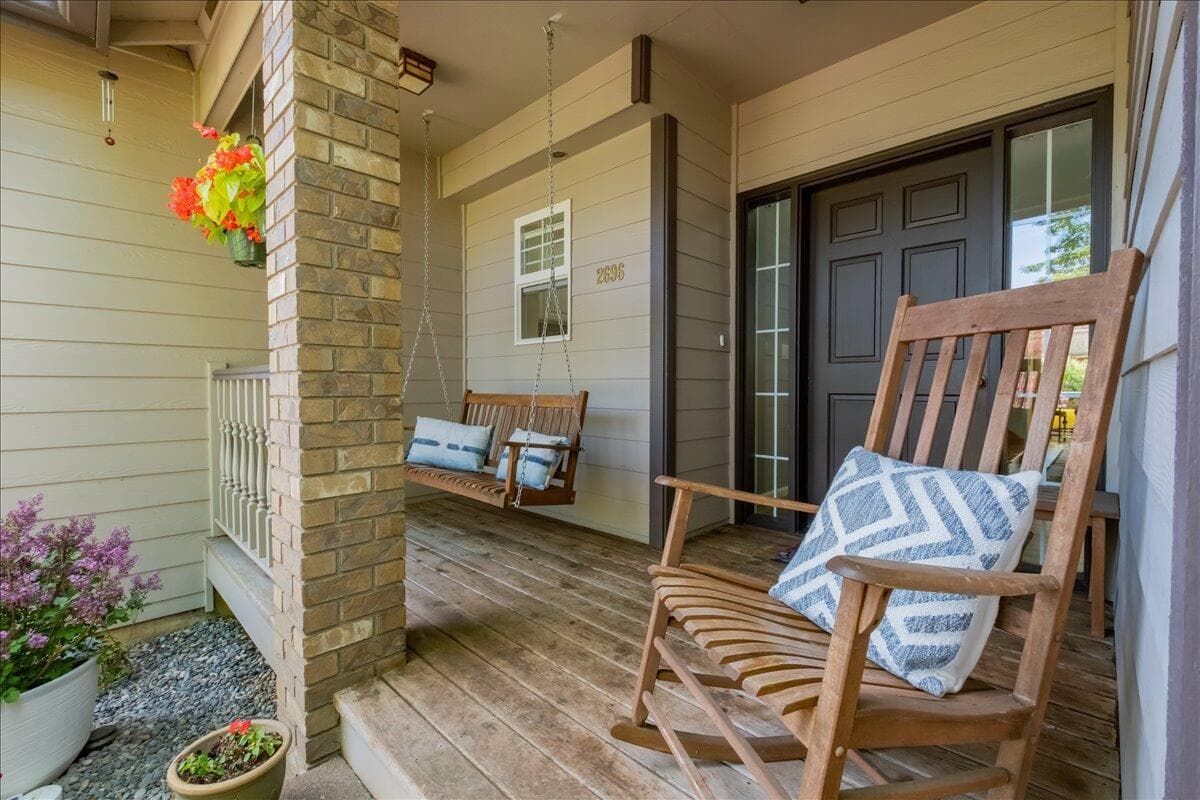 Photo of 2696 Eastlake 6 of 49