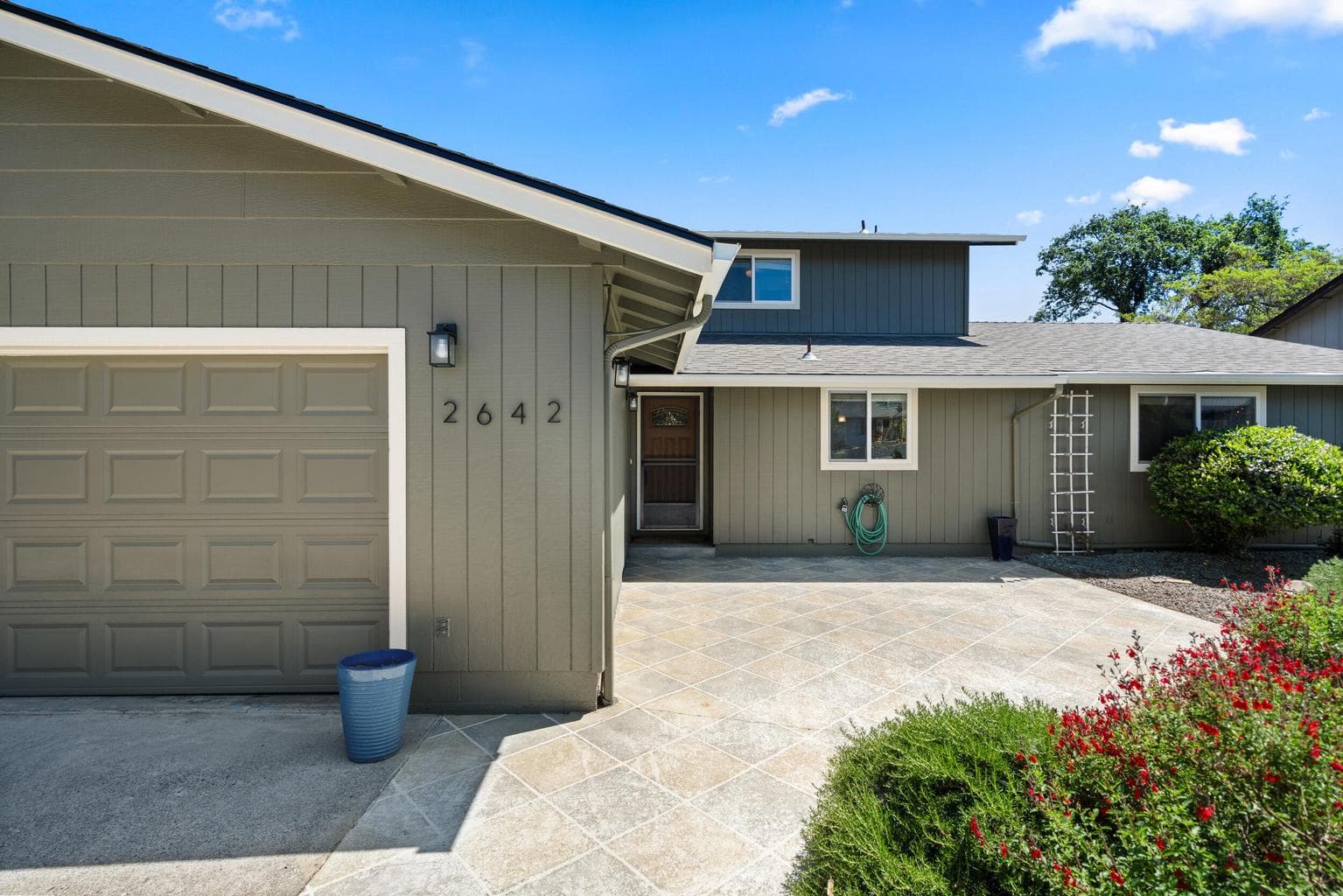 Photo of 2642 Hawaiian 4 of 59