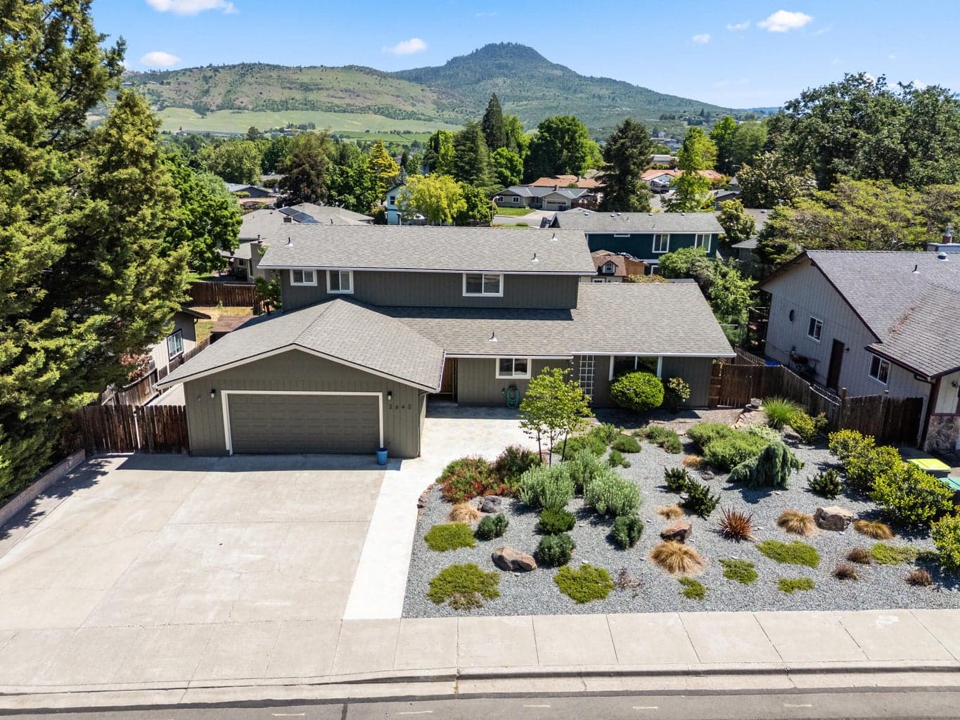 Photo of 2642 Hawaiian Avenue 1 of 57