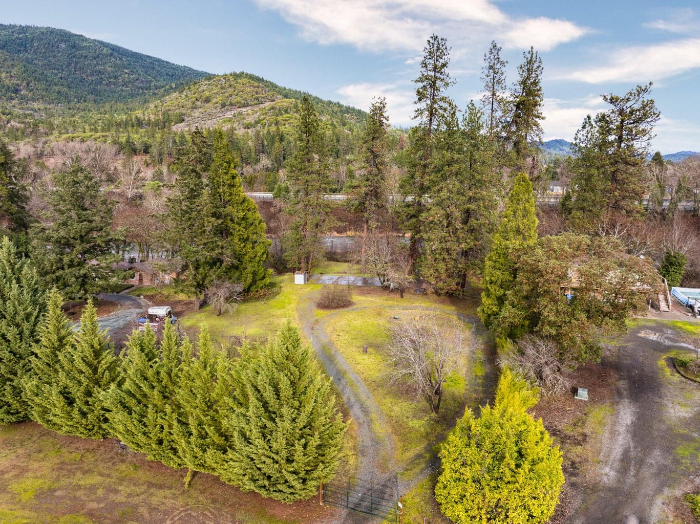 Photo of 8730 Rogue River 4 of 34