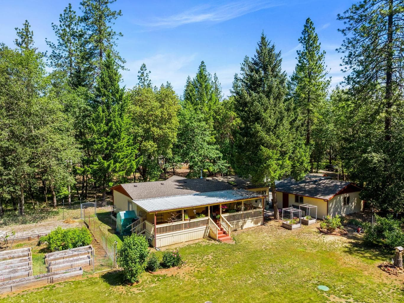 Photo of 521 Boyer 3 of 42
