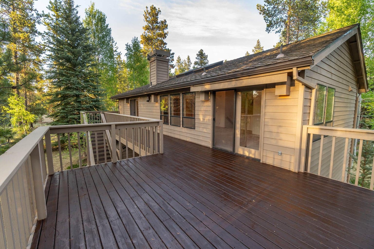 Easy access to BBQ. Natural gas available for your BBQ right off the kitchen!