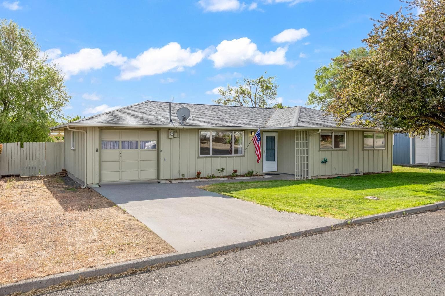 Photo of 563 2nd 1 of 26