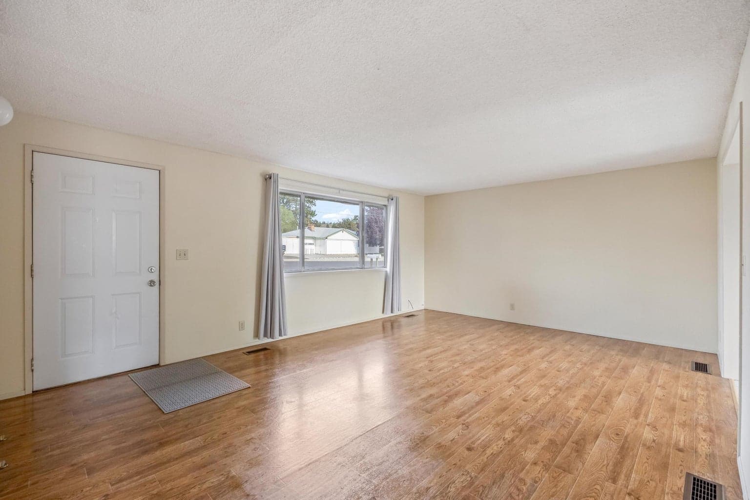 Photo of 563 2nd 4 of 26
