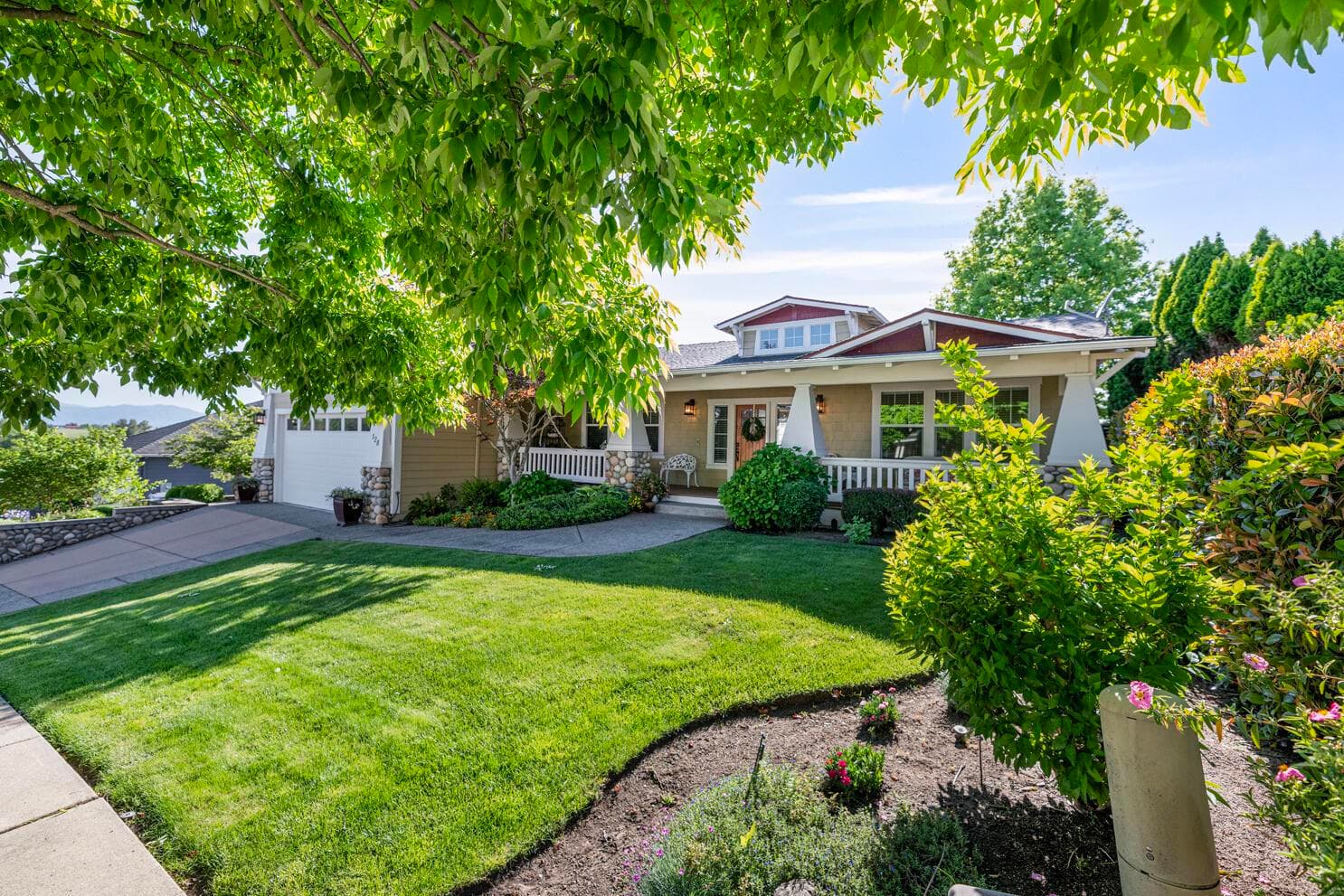 Photo of 128 Oak Point 3 of 31