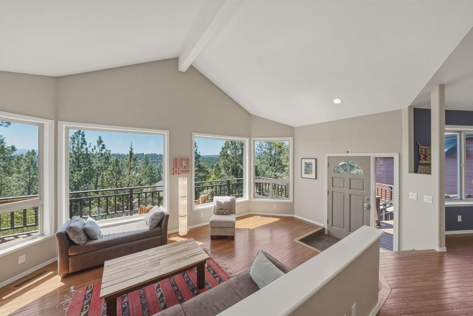Photo of 2068 NW Cascade View Drive 16 of 79