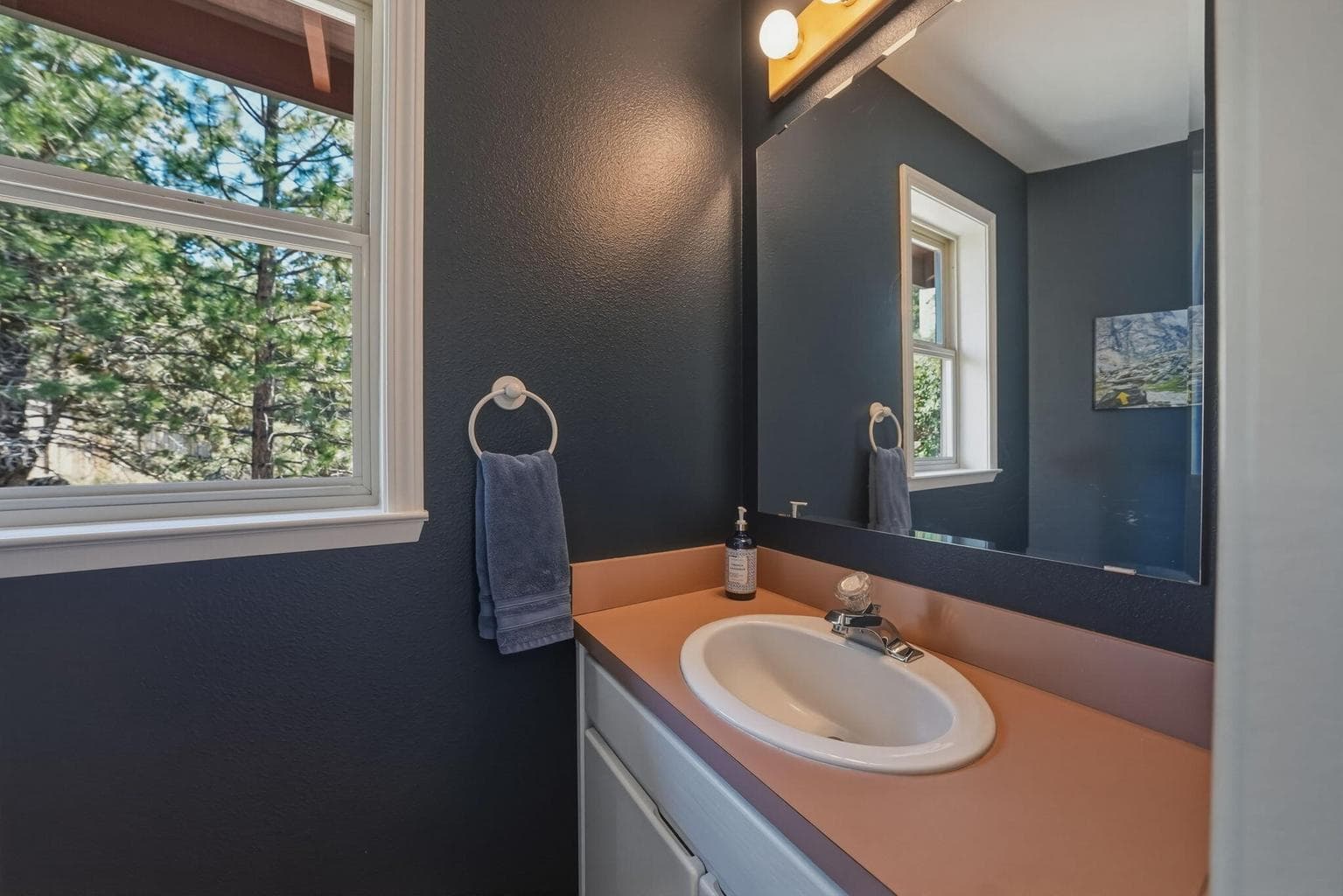 Photo of 2068 NW Cascade View Drive 23 of 79