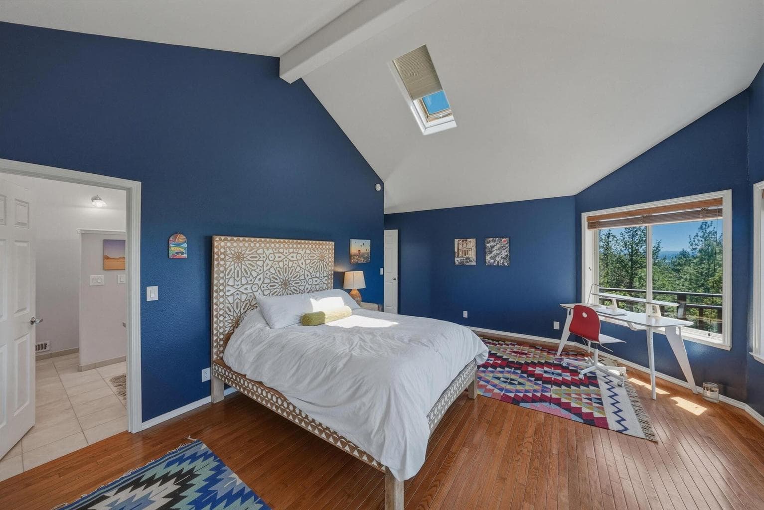 Photo of 2068 NW Cascade View Drive 26 of 79