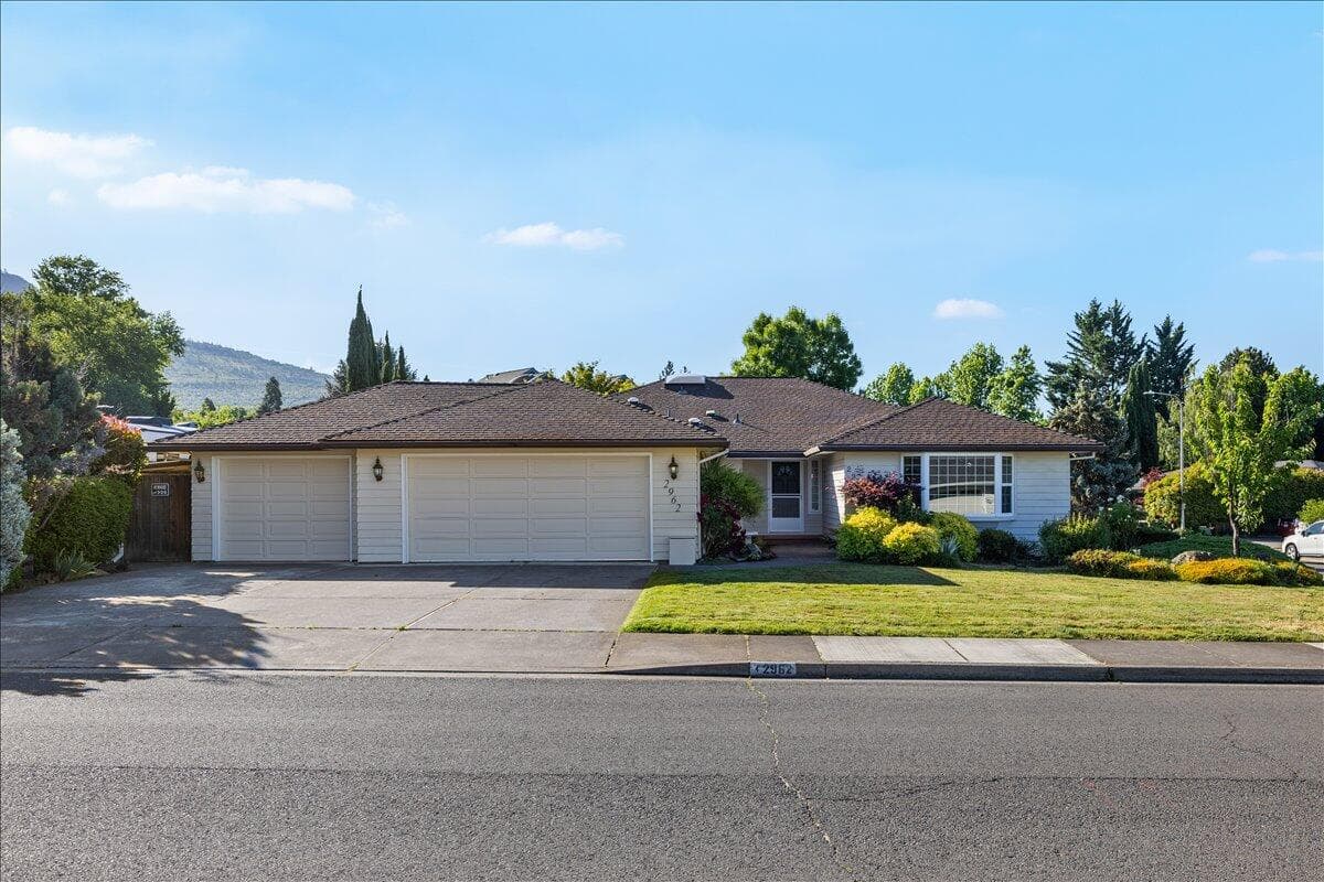 2962 Leonard
