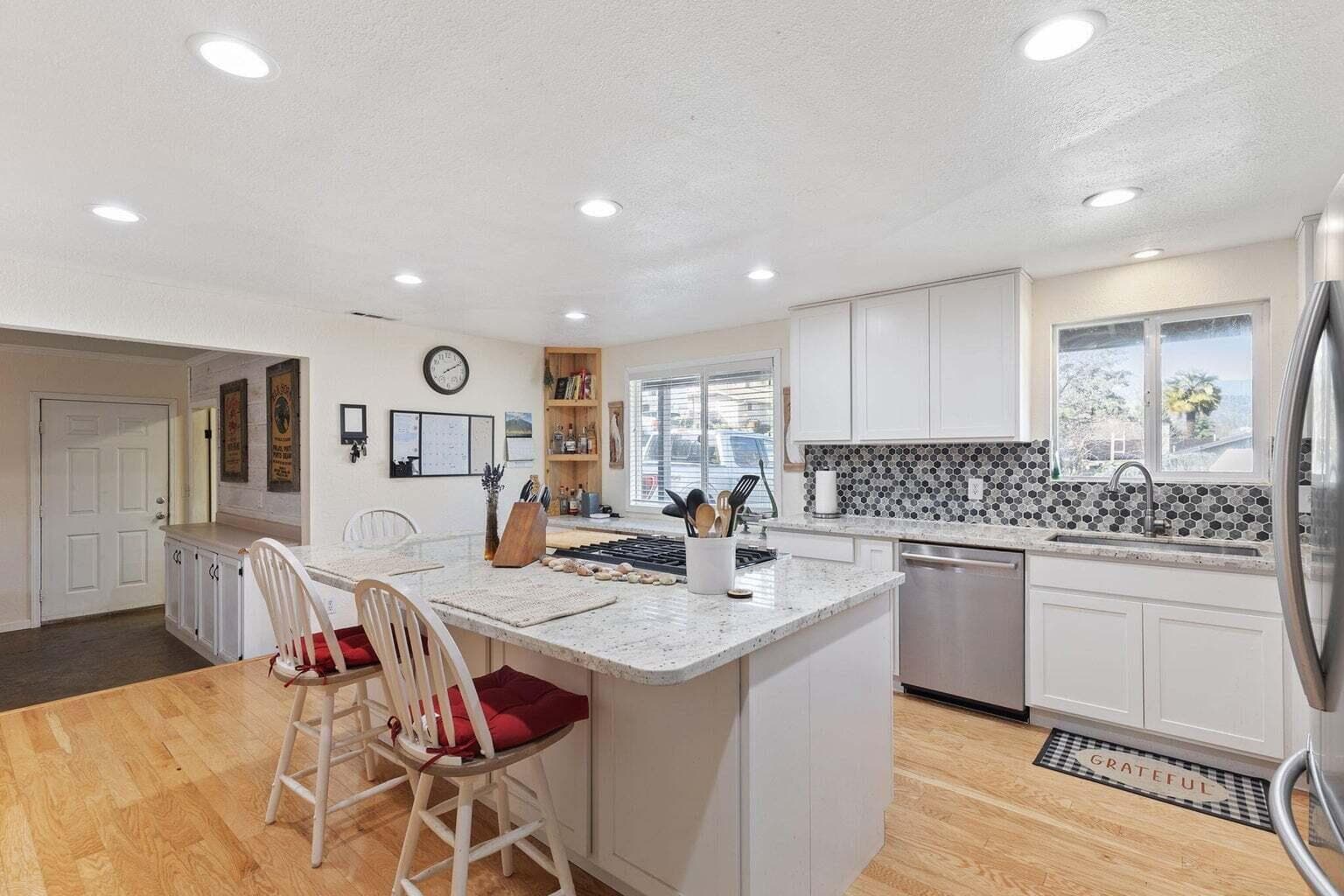 903 Hewitt