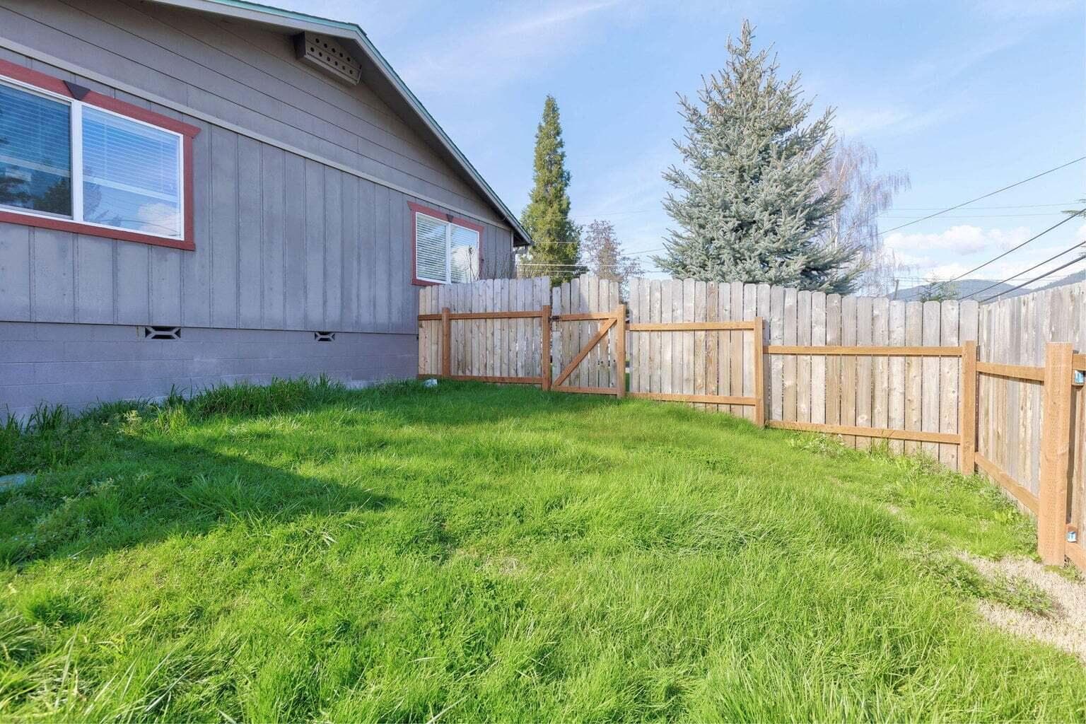 Photo of 903 Hewitt 4 of 23
