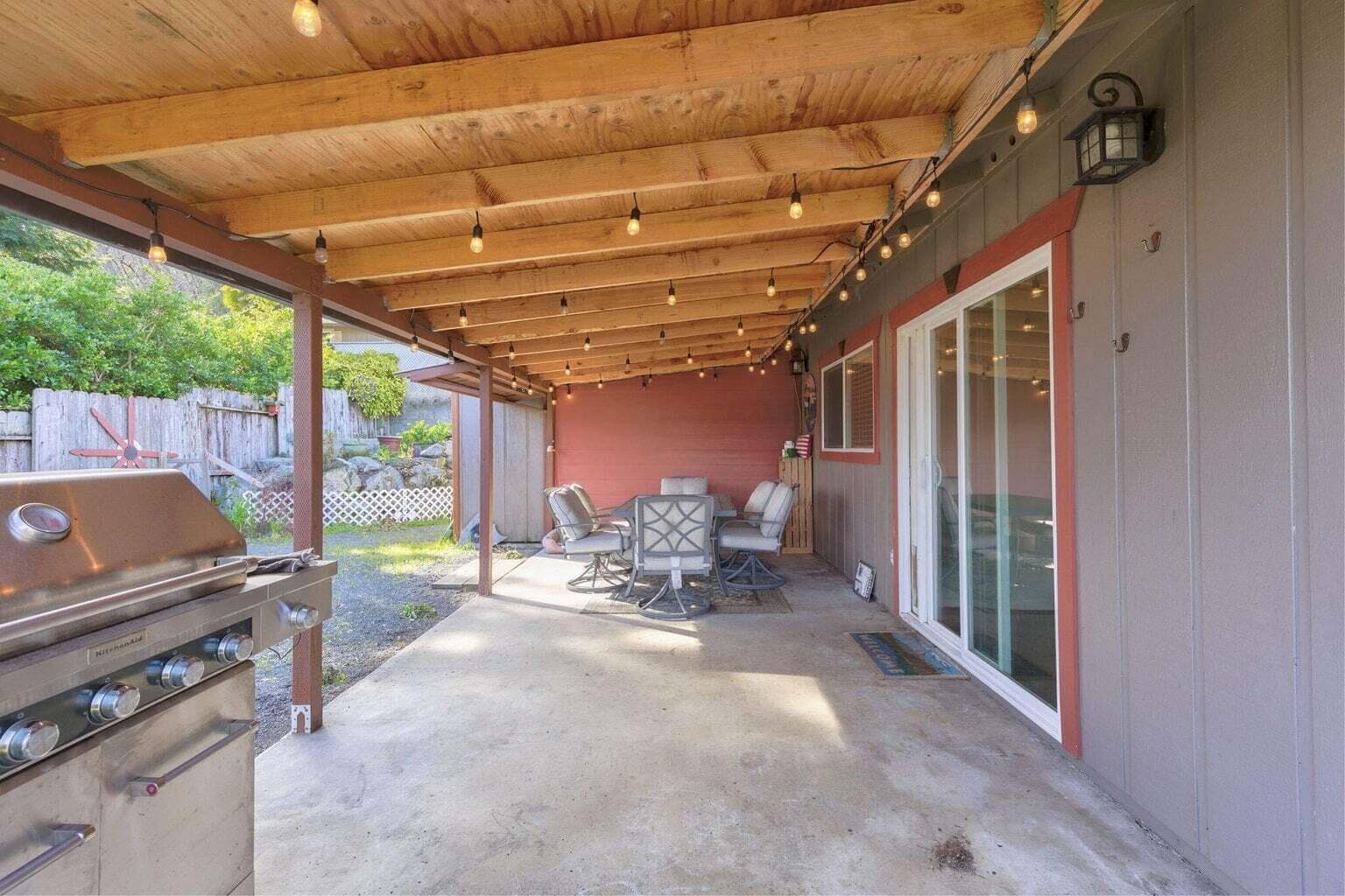 Photo of 903 Hewitt 2 of 23