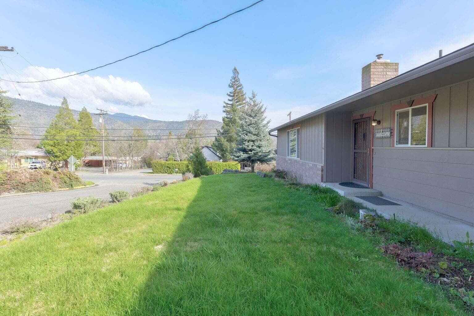 Photo of 903 Hewitt 3 of 23