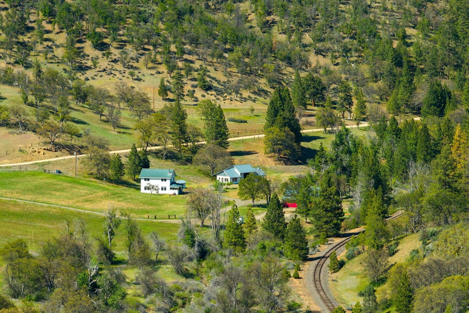 Photo of 2245 Colestin 2 of 69