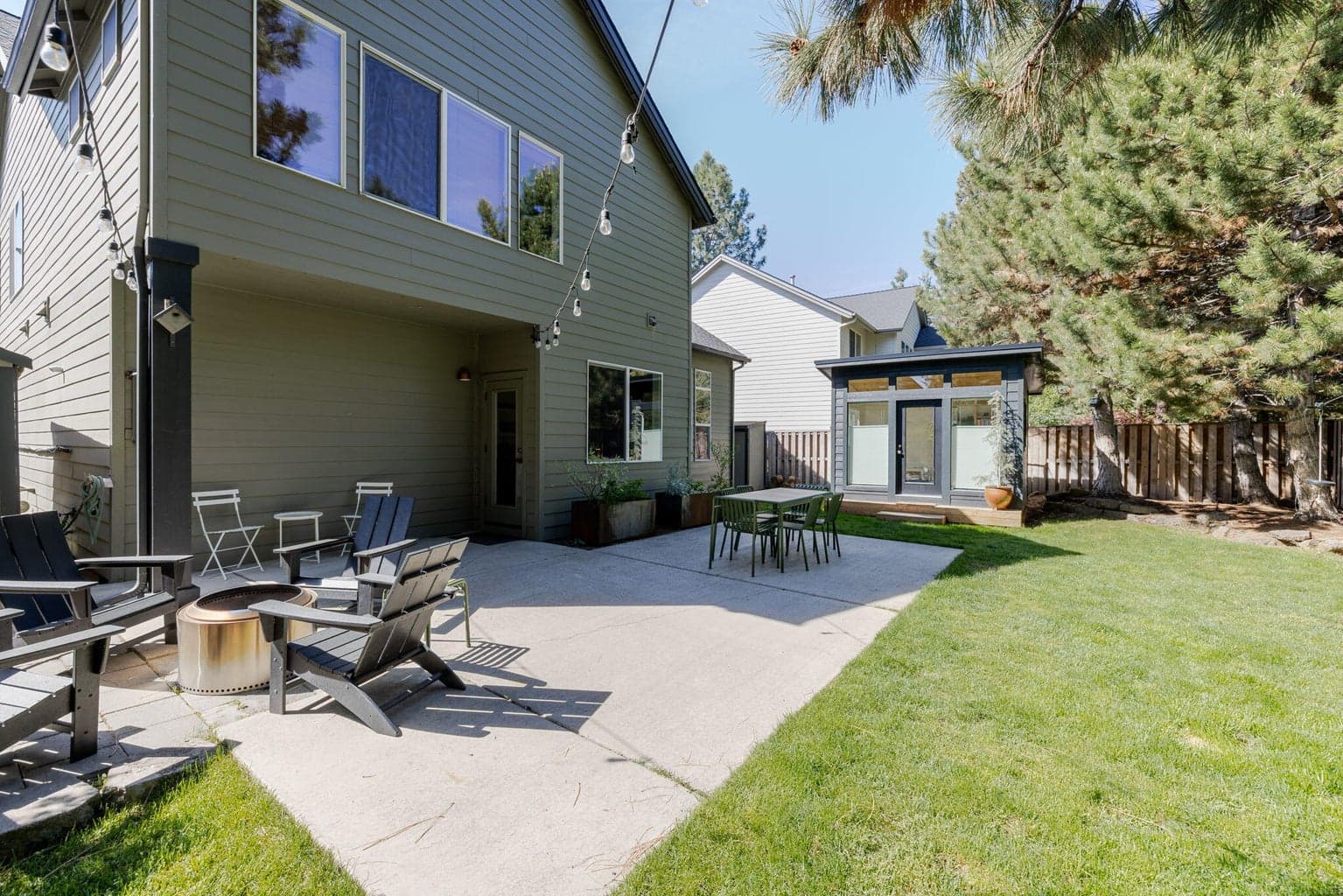 Photo of 61059 Snowberry 4 of 60