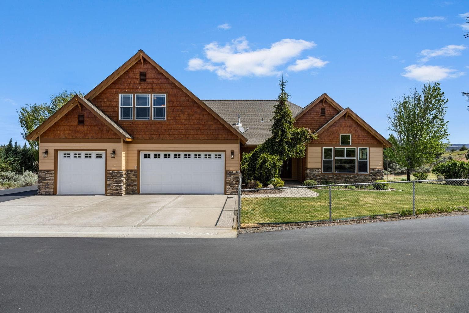 2310 Bitterbrush, Madras, 97741