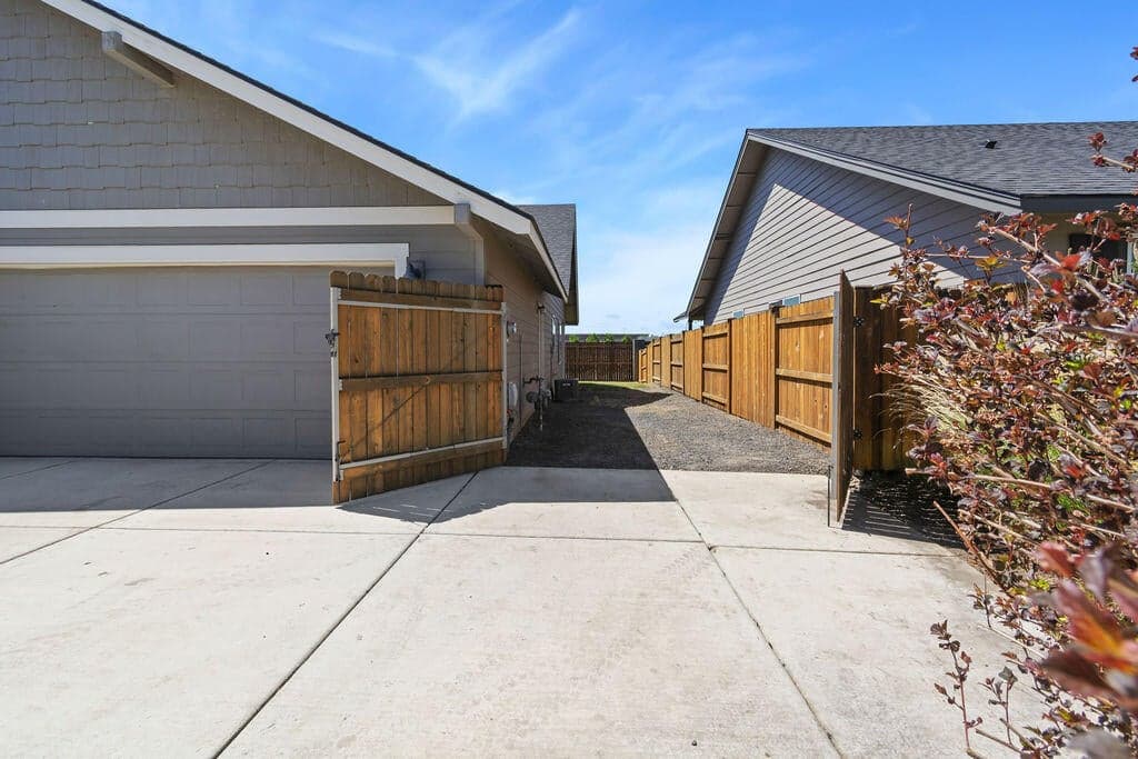 RV gate