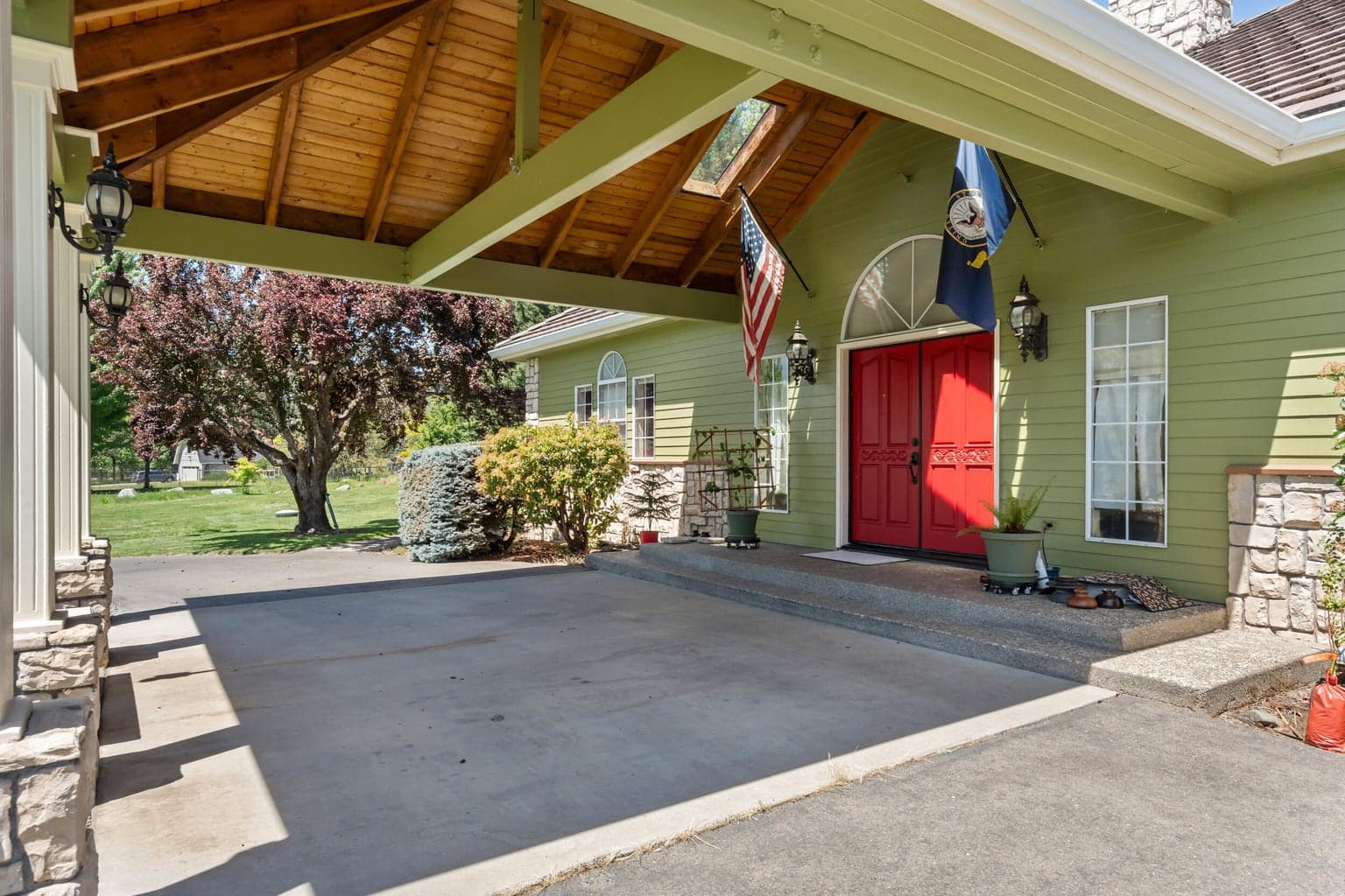 Photo of 710 Debrick 6 of 63