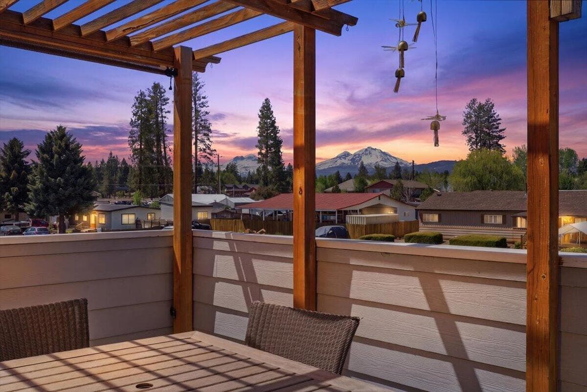 Photo of 210 Maple 3 of 62