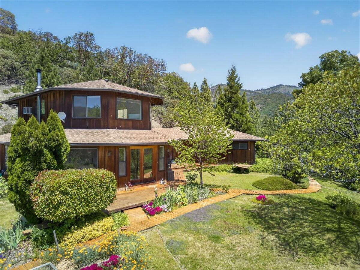 1133 Humbug Creek, Applegate, 97530