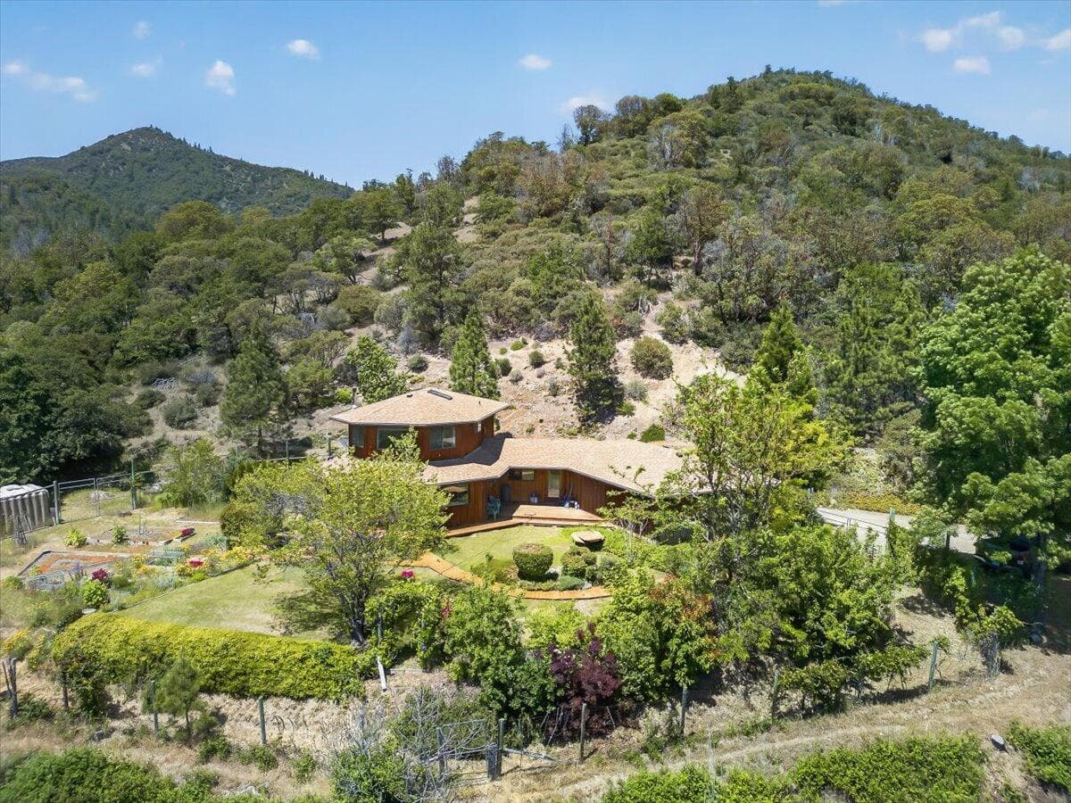 Photo of 1133 Humbug Creek 2 of 47