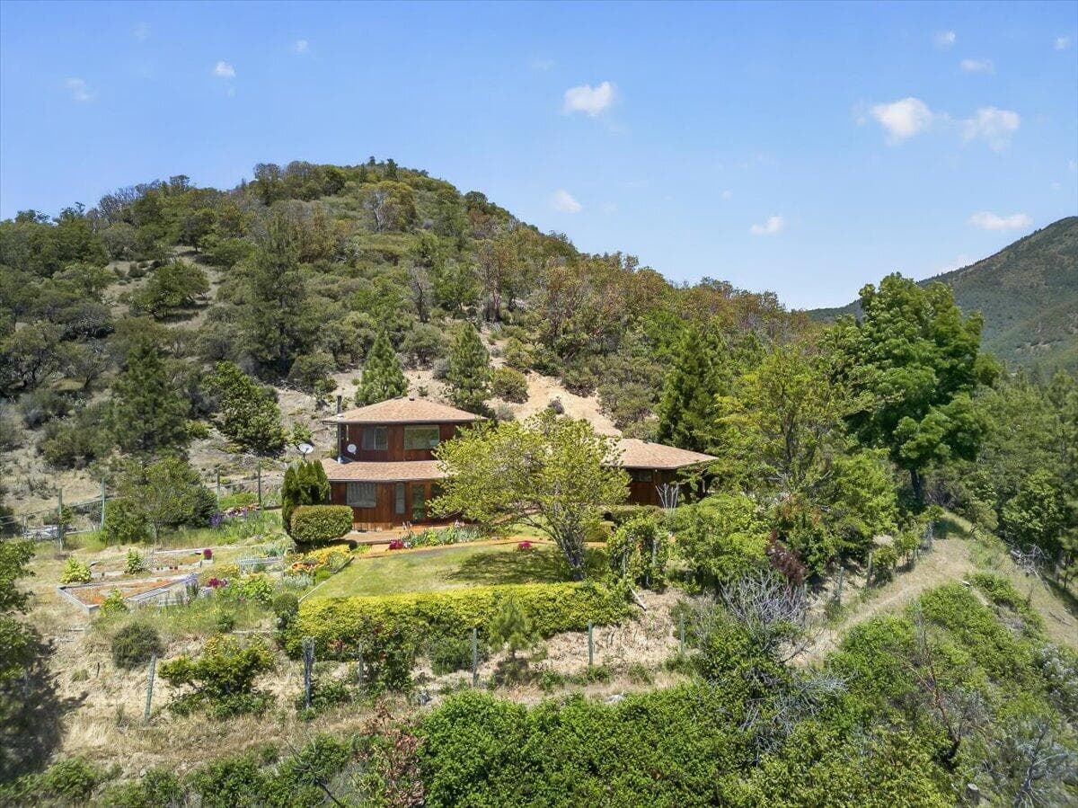 Photo of 1133 Humbug Creek 5 of 47