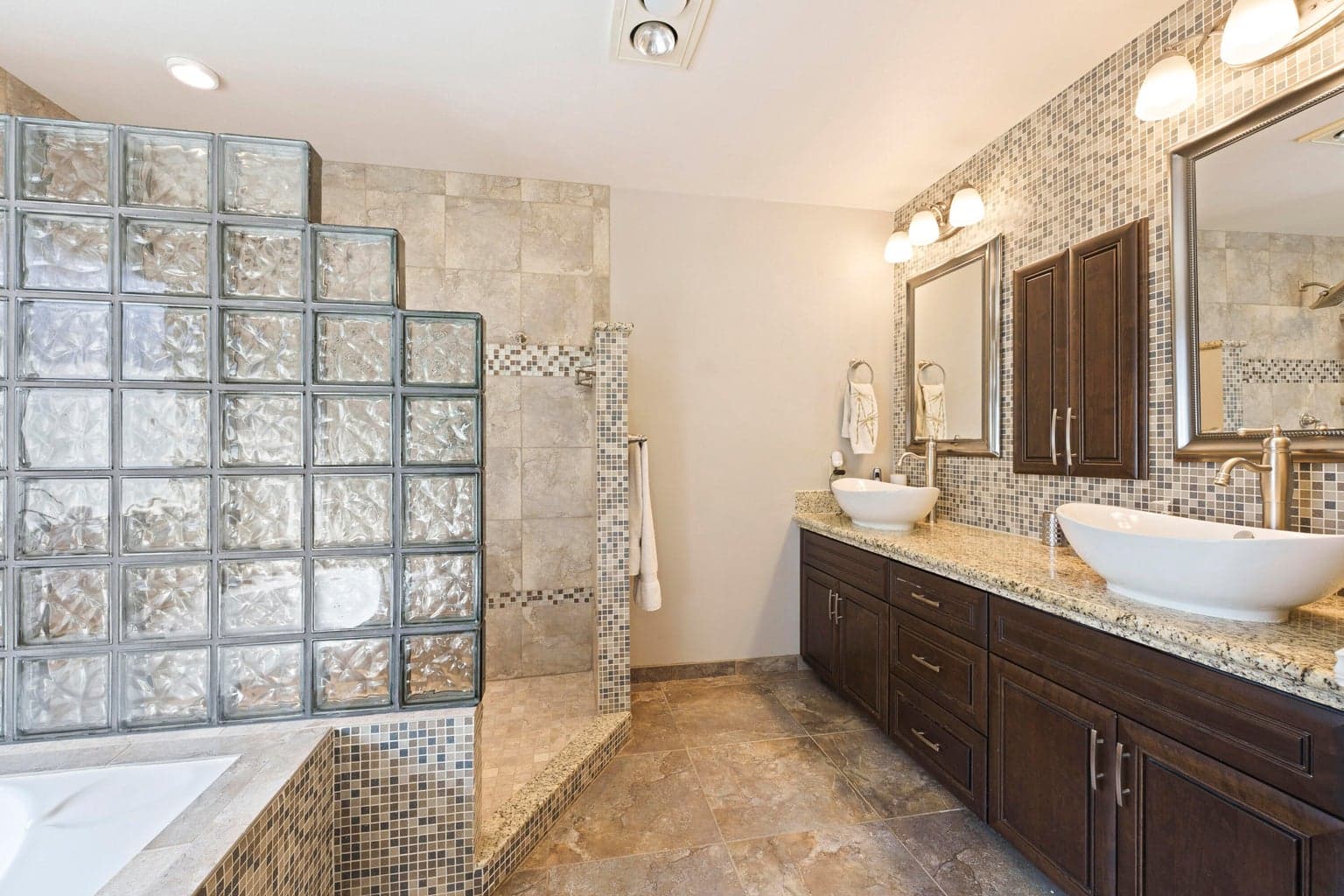 Photo of 2620 NW Golf Course Drive S 23 of 50