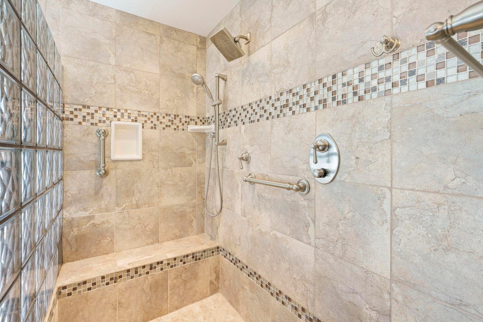 Photo of 2620 NW Golf Course Drive S 24 of 50