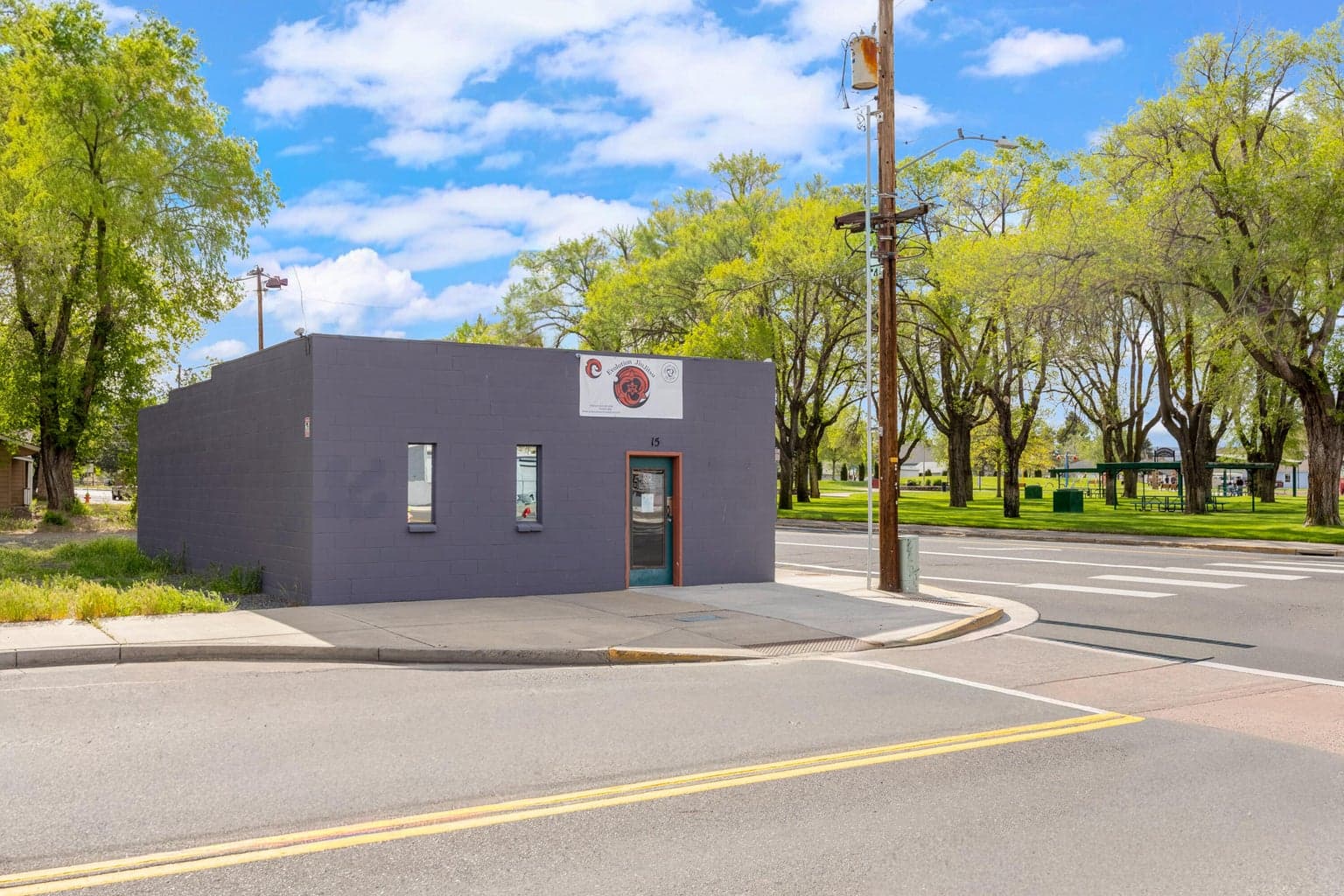 15 7th, Madras, 97741