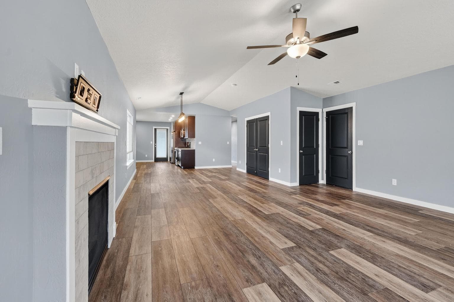 Photo of 728 Brookstone 4 of 39