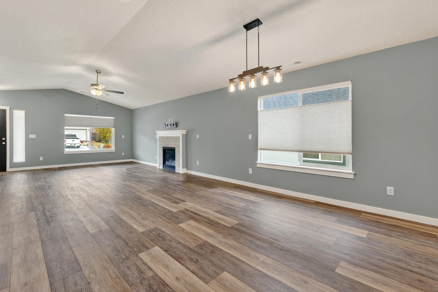 Photo of 728 Brookstone 5 of 39