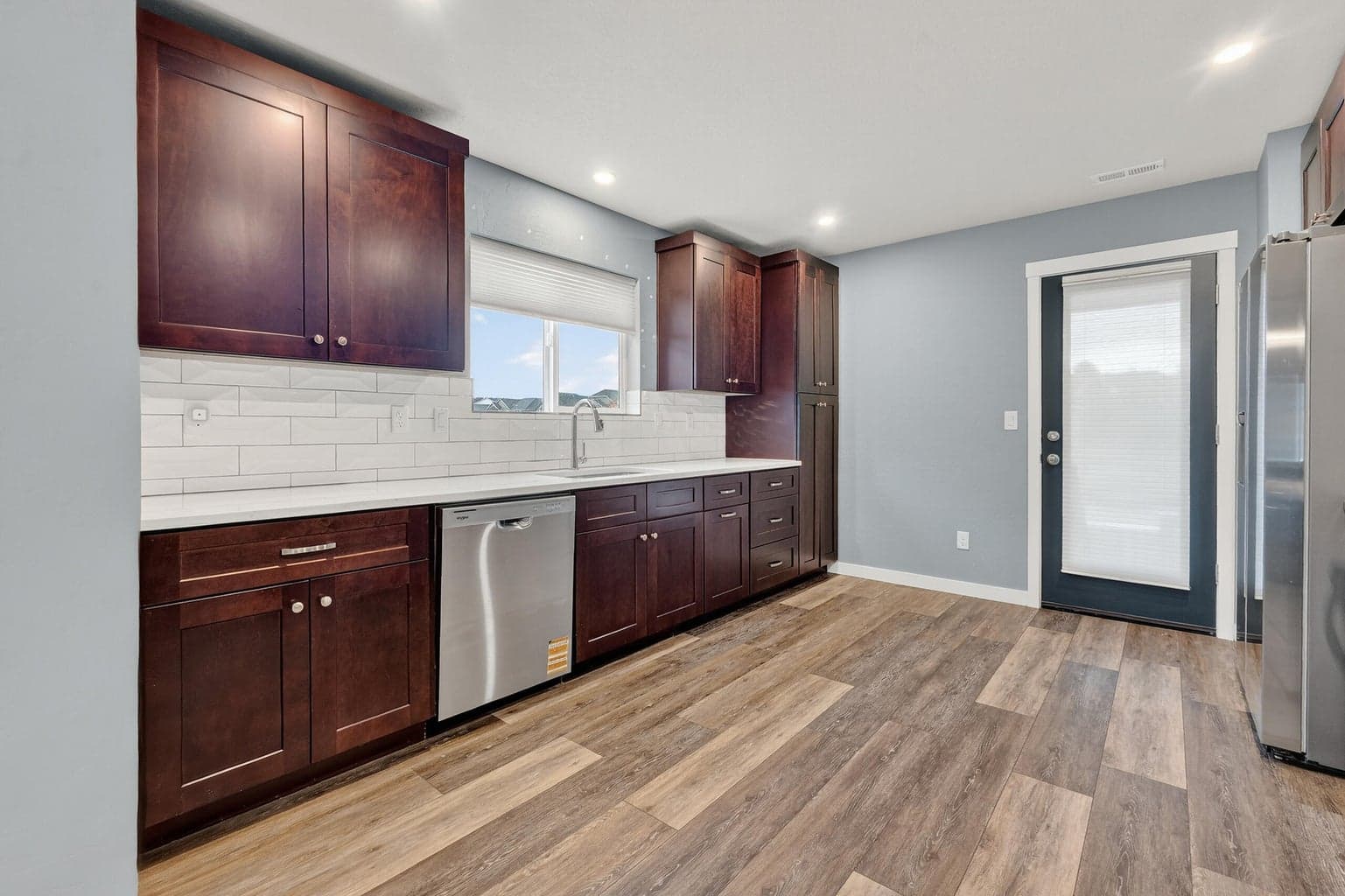 Photo of 728 NE Brookstone Drive 6 of 39