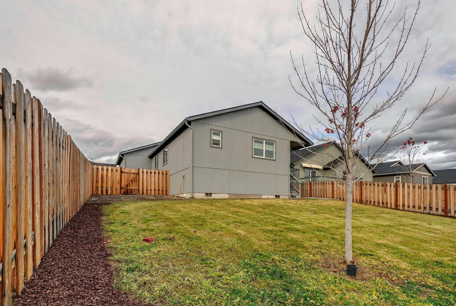 Photo of 728 NE Brookstone Drive 15 of 39