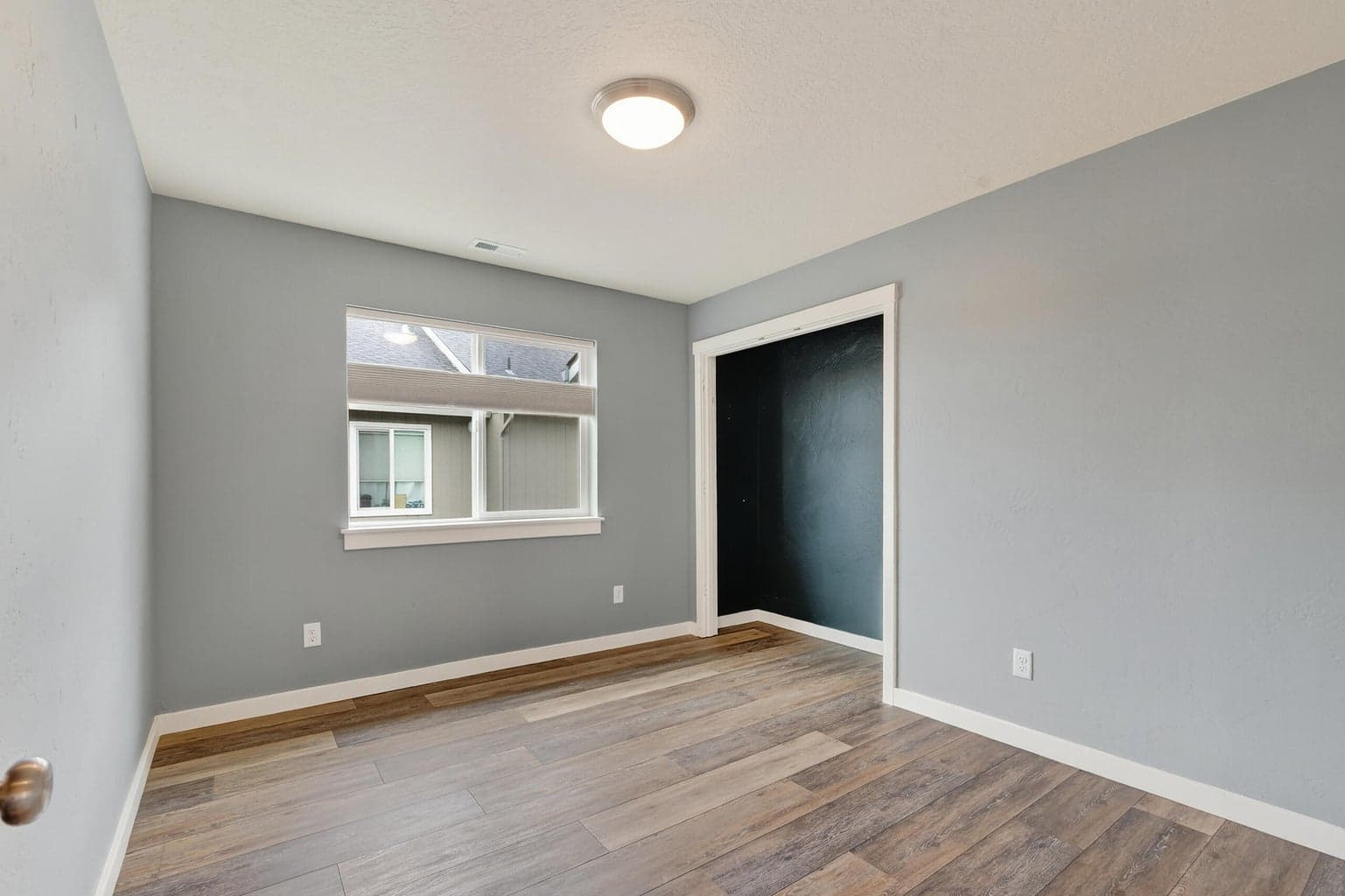 Photo of 728 NE Brookstone Drive 26 of 39
