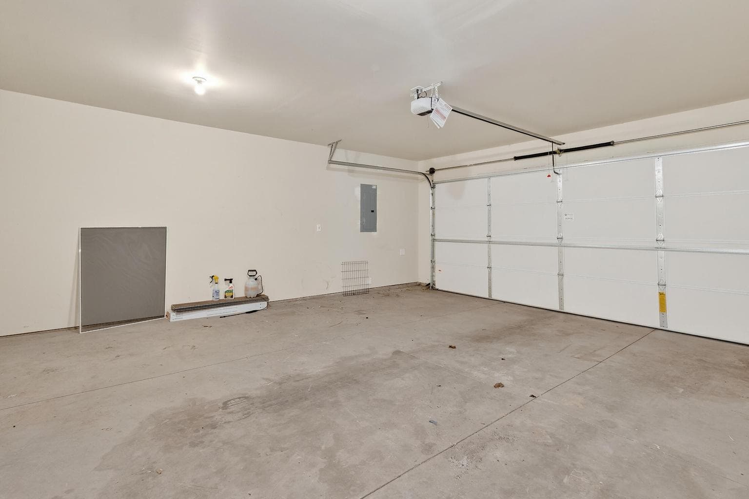 Photo of 728 NE Brookstone Drive 32 of 39