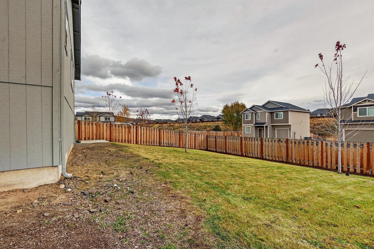 Photo of 728 NE Brookstone Drive 33 of 39
