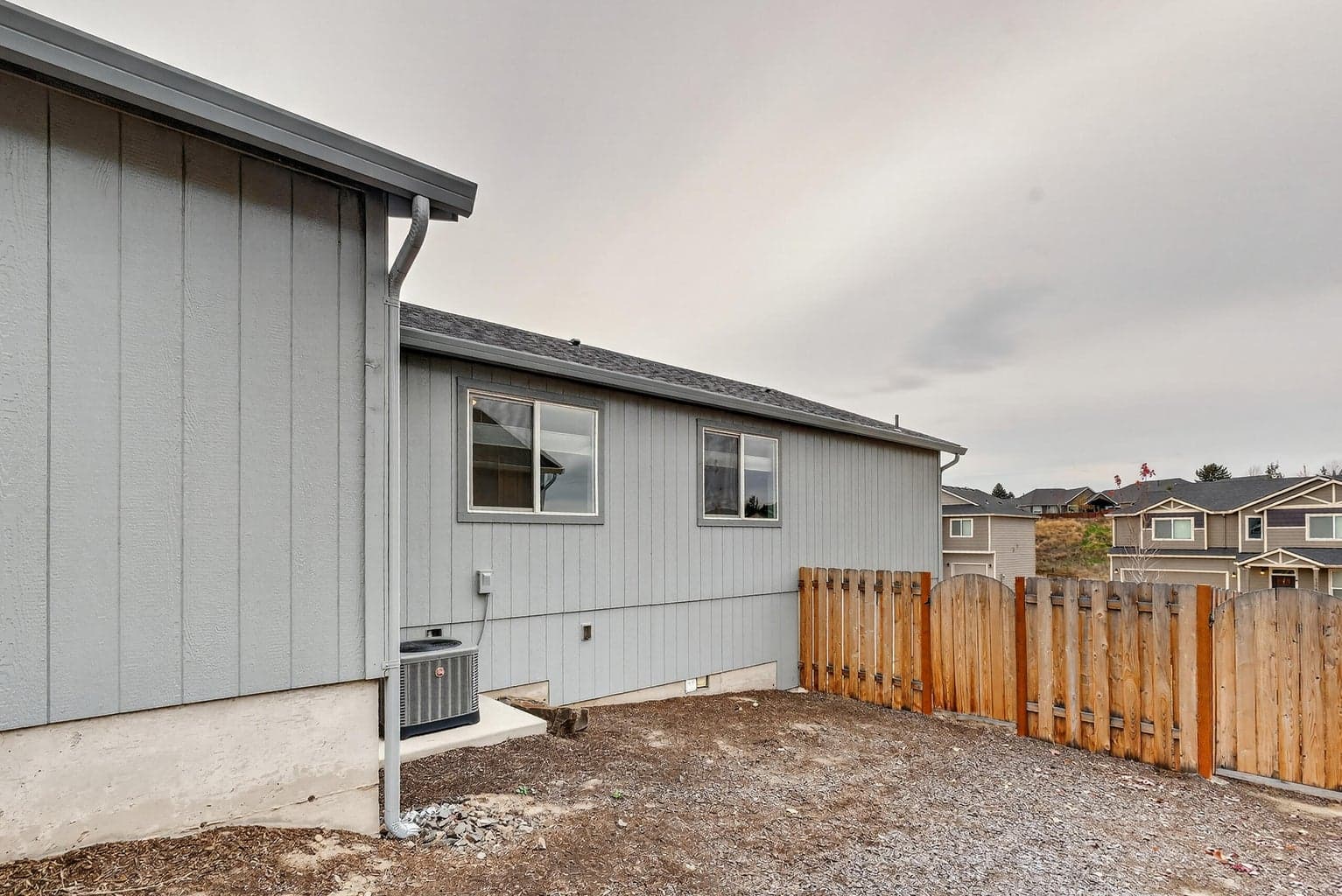 Photo of 728 NE Brookstone Drive 38 of 39