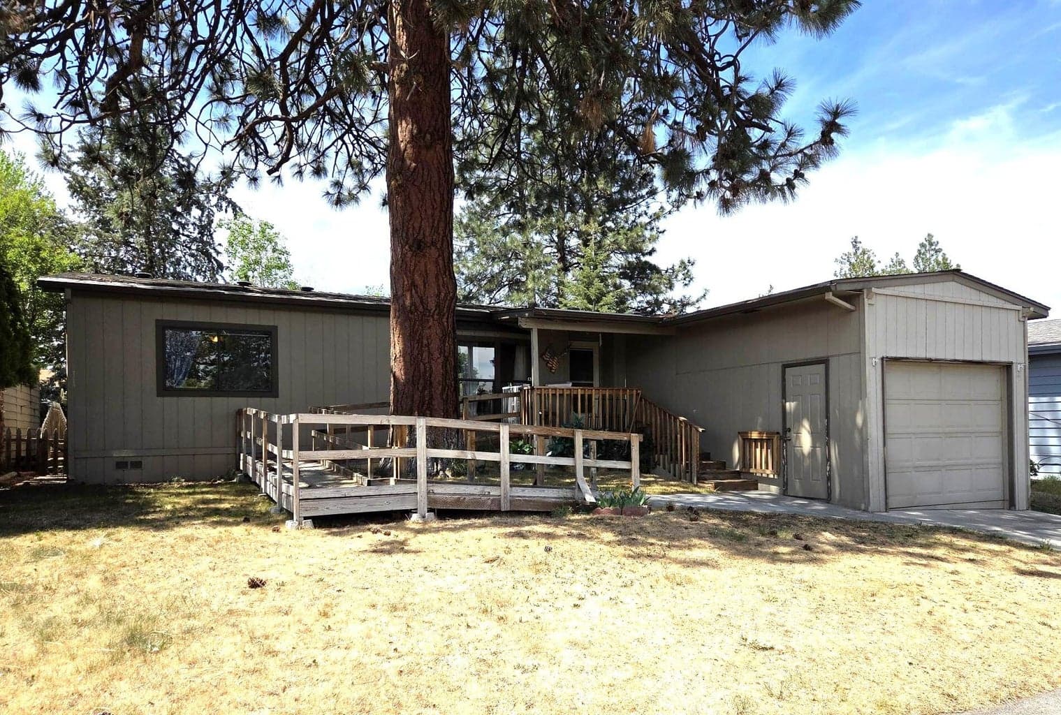Located in Suntree Village