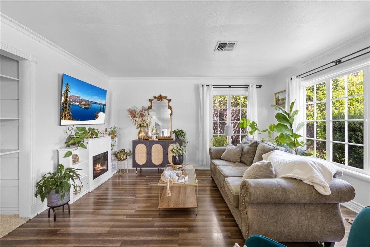 Photo of 307 Monroe 5 of 20