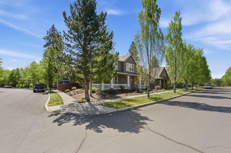 Corner of Hosmer Lake Drive and Quinn Creek in the Skyliner Summit neighborhood.